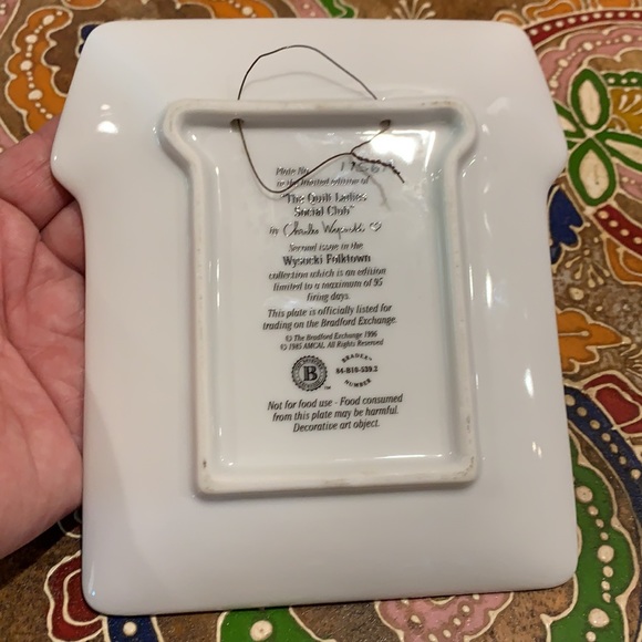 “The Quilt Ladies Social Club” collectible plate - Picture 4 of 11